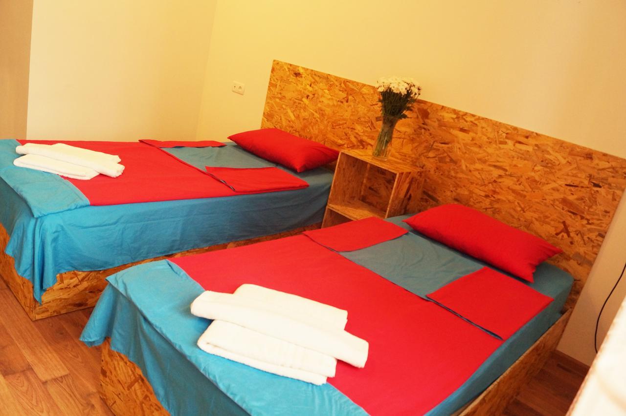 Shat Lav Hostel Erevan Exterior foto