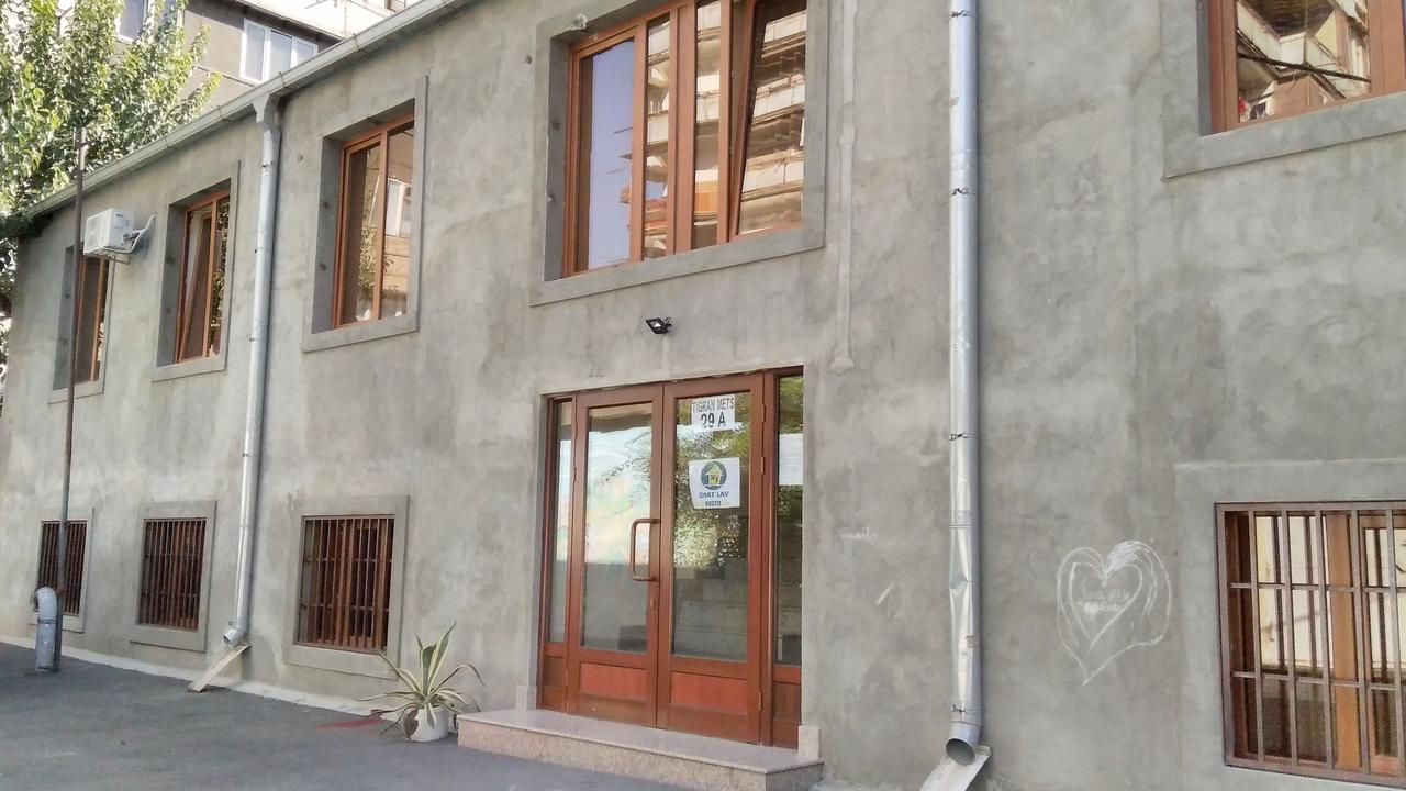 Shat Lav Hostel Erevan Exterior foto