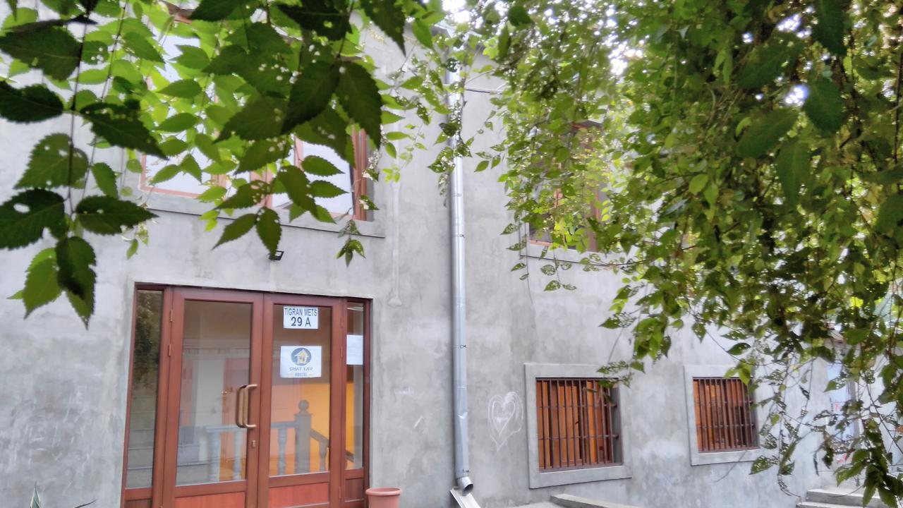 Shat Lav Hostel Erevan Exterior foto