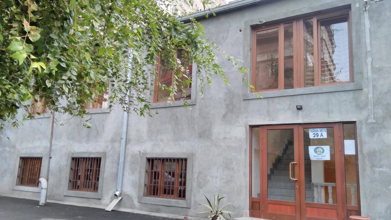 Shat Lav Hostel Erevan Exterior foto