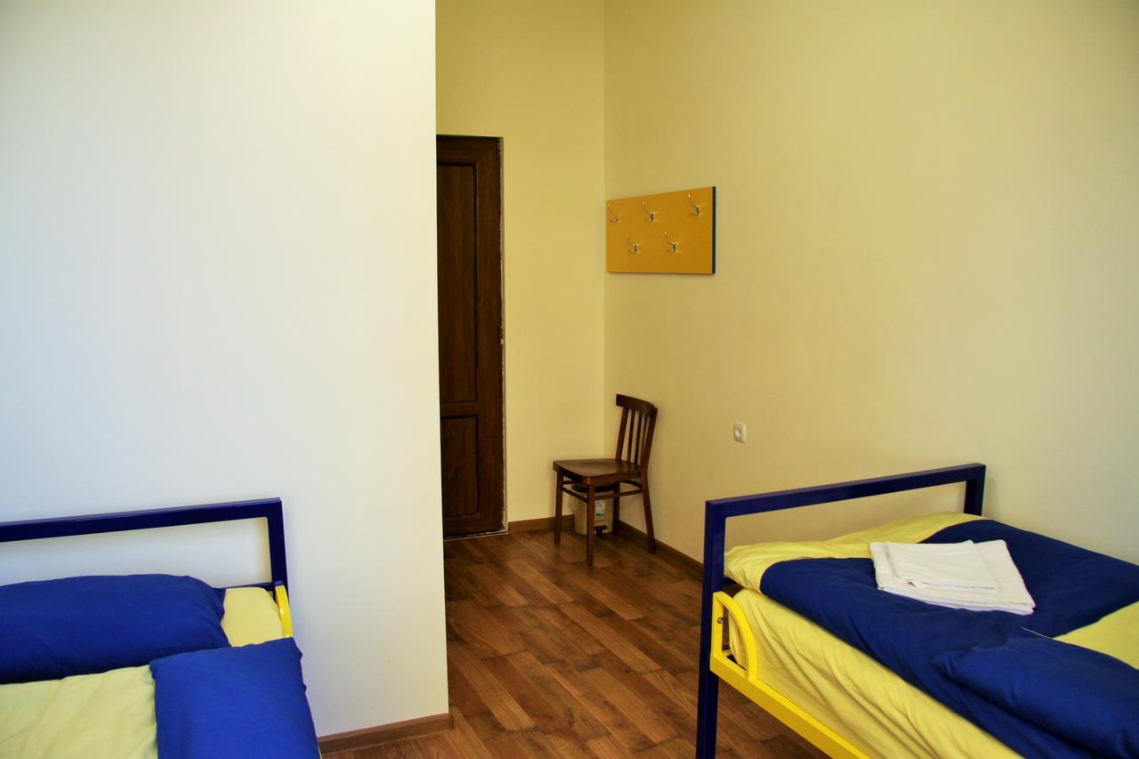 Shat Lav Hostel Erevan Exterior foto