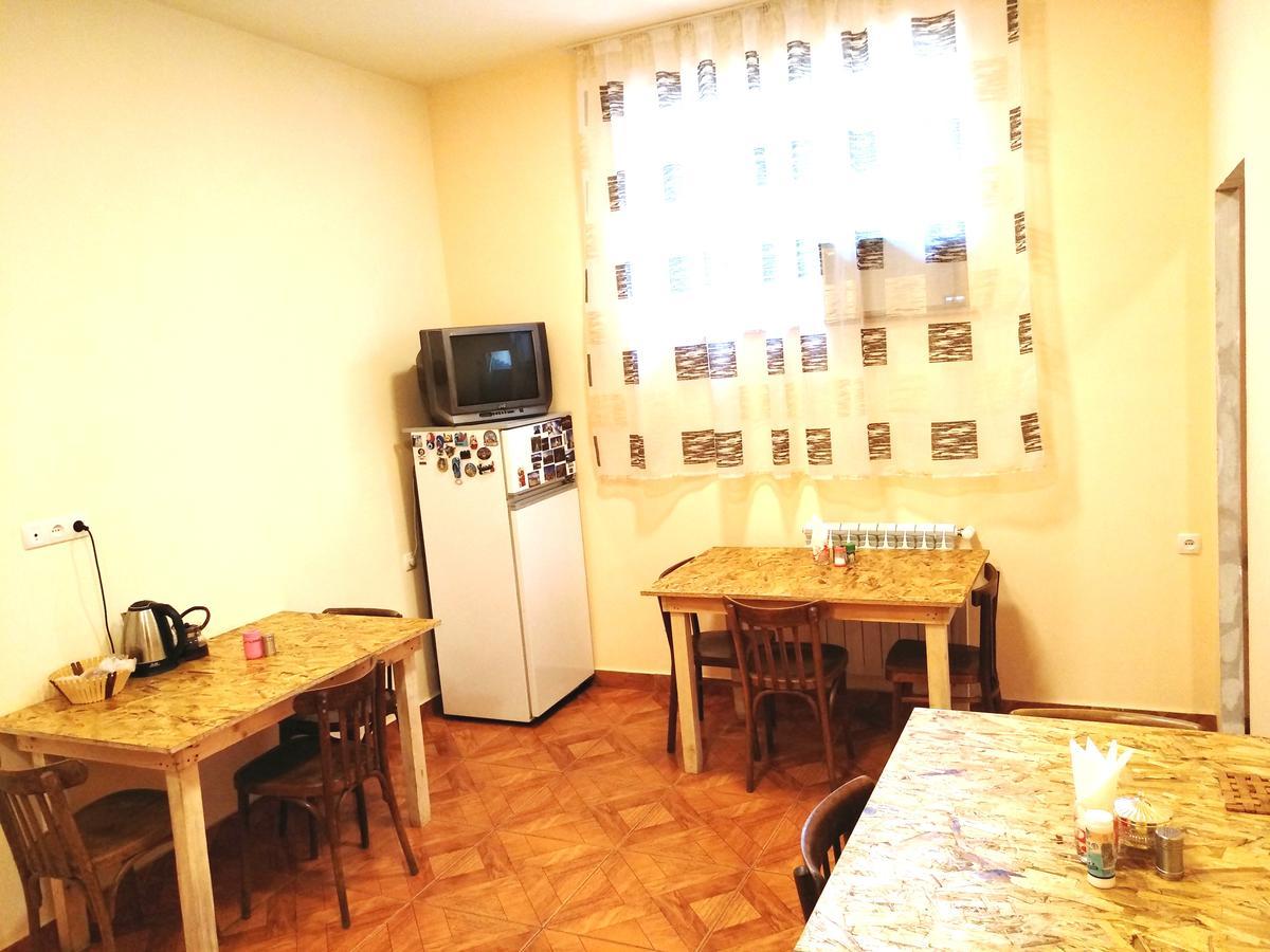 Shat Lav Hostel Erevan Exterior foto