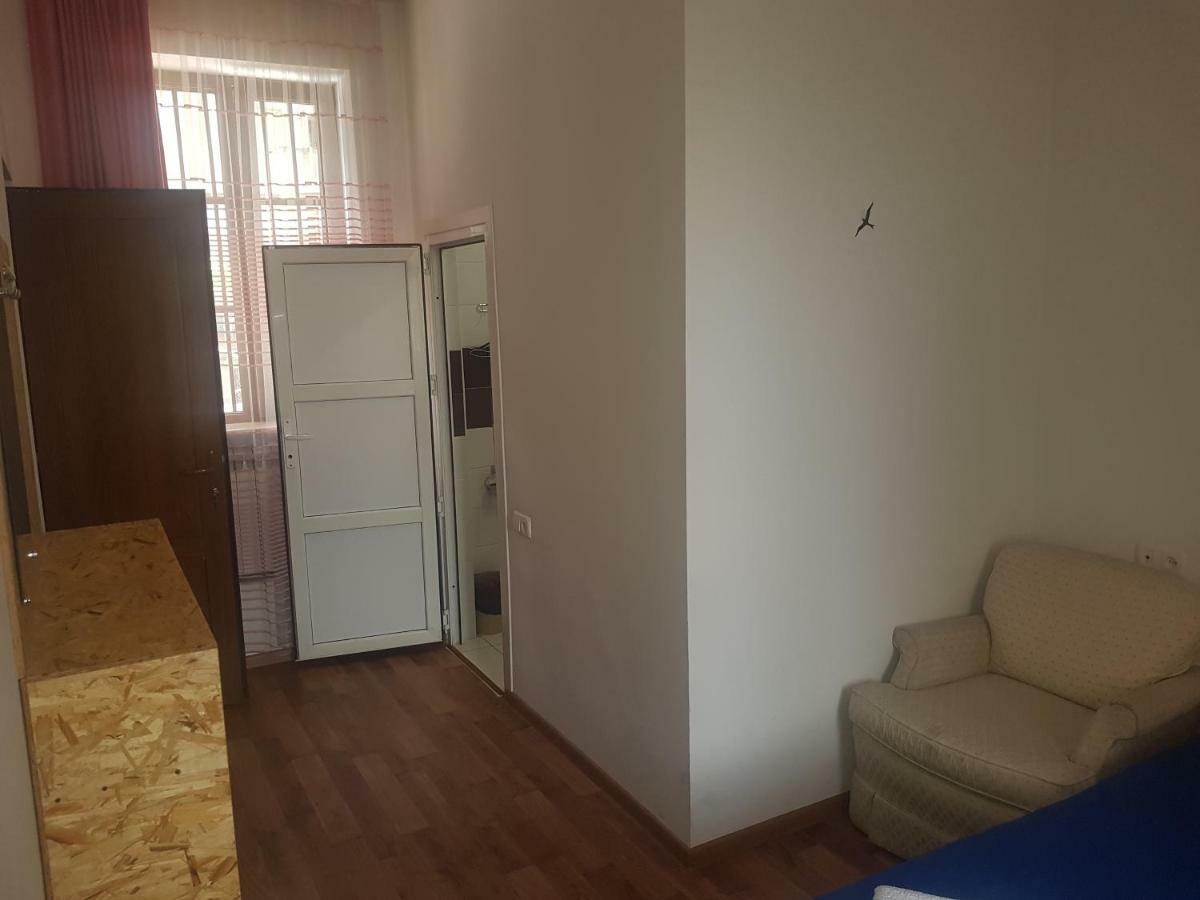 Shat Lav Hostel Erevan Exterior foto